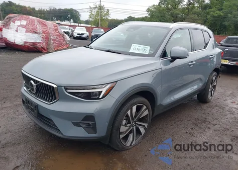 2023 Volvo Xc40 B5 Ultimate Bright Theme z USA, uszkodzony, nr VIN YV4L12UA0P2053589